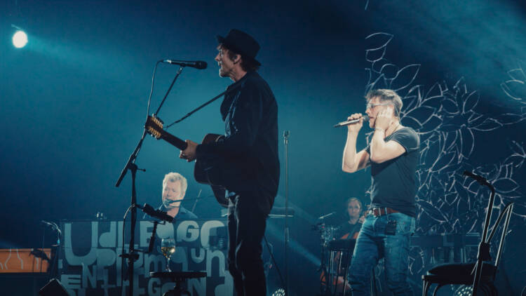 A ha The Movie 555 Motlys 14